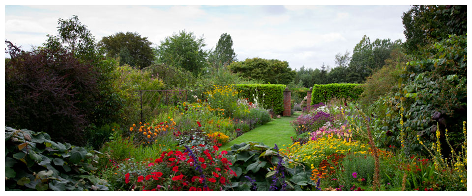 Hall Farm Garden, public gardens and holiday cottage, Gainsborough, Lincolnshire